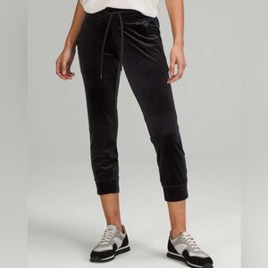 [Like New] Lululemon Ready to Crush High-Rise Jogger Crop | Size 2 | Black